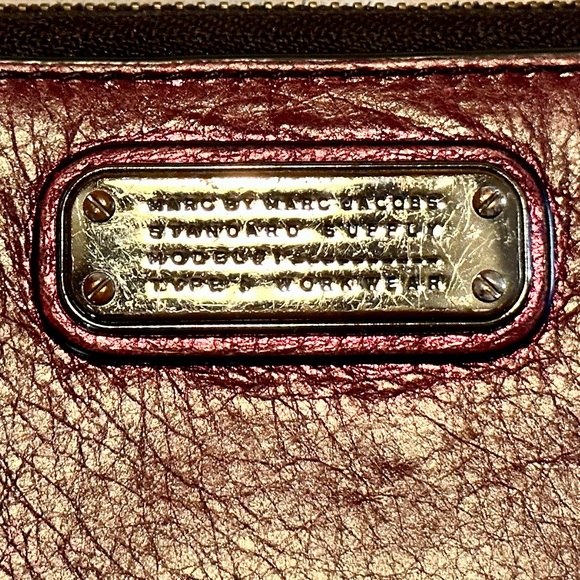 Marc Jacobs wallet. GUC. Metallic color more visible in person. - Picture 6 of 6